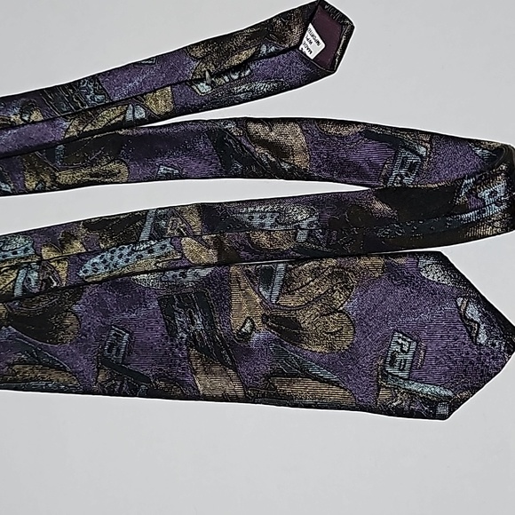 Tie - Picture 2 of 4